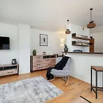 Atmospheric In With Underground Parking By Renters Lejlighed Karpacz