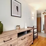 Apartamento Atmospheric In With Underground Parking By Renters