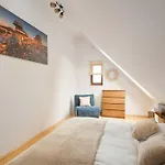 Atmospheric In With Underground Parking By Renters *