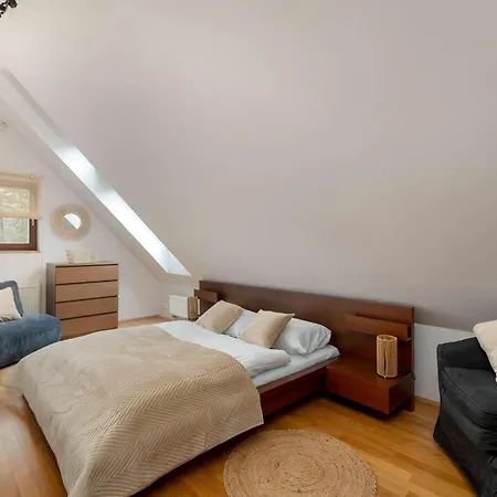 Apartamento Atmospheric In With Underground Parking By Renters