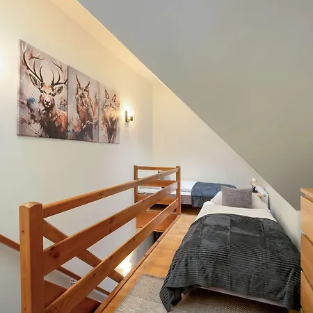 Atmospheric In With Underground Parking By Renters Apartamento *