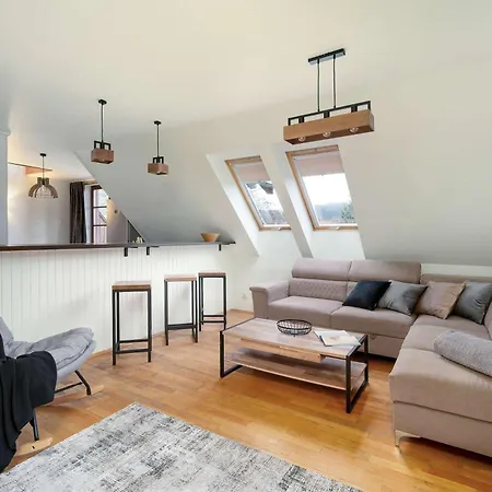 Atmospheric In With Underground Parking By Renters * Карпач