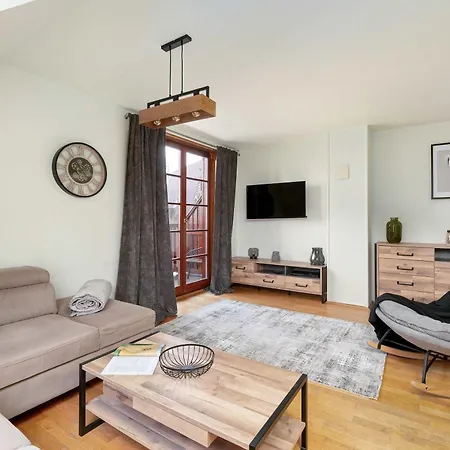 Apartamento Atmospheric In With Underground Parking By Renters *