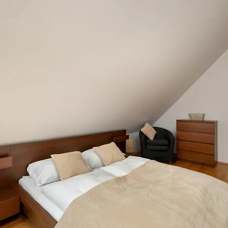 Atmospheric In With Underground Parking By Renters شقة كارباش
