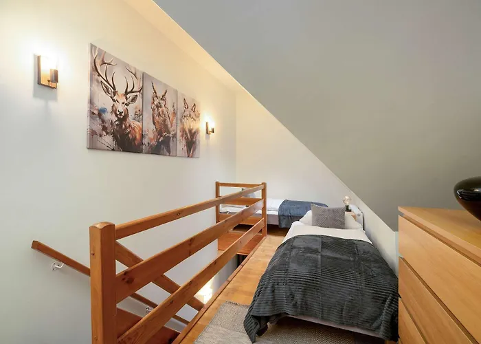 Atmospheric In With Underground Parking By Renters Apartamento *