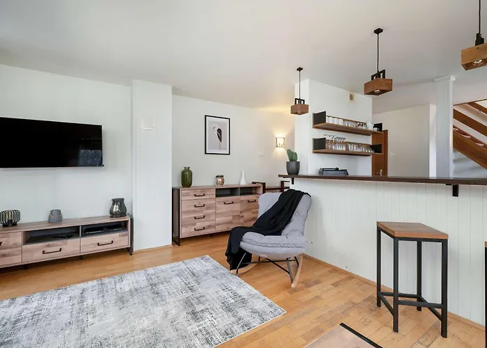 Atmospheric In With Underground Parking By Renters Apartamento Karpacz